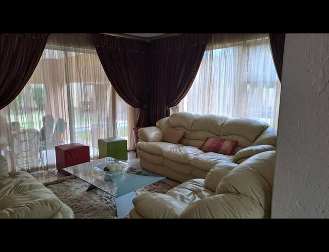 4 BEDROOM HOUSE FOR SALE IN MEYERSDAL